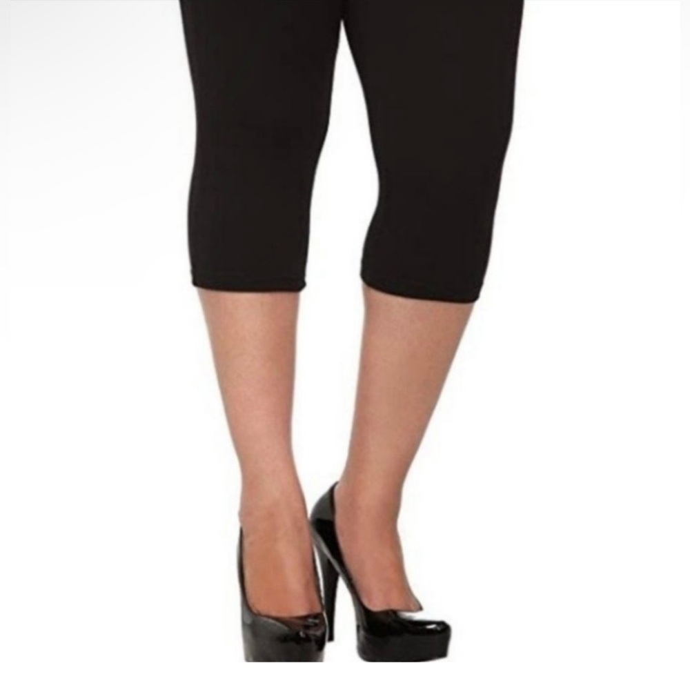 TORRID LEGGINGS BLACK CAPRI SIZE 2 = XXL = 2x = 18/20 NEW
